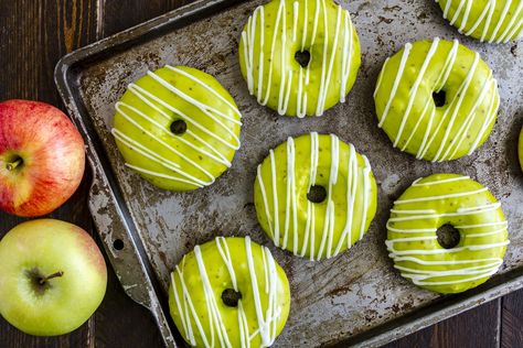 If you’re celebrating this up and coming St. Patrick’s Day, here is a treat that will be a real talking point! These super impressive donuts are actually really easy to make, so don’t let the look of these deceive you. They can also be turned in to mini muffins! Apple Doughnut, Green Foods, Irish Beef Stew, Irish Beef, Apple Donuts, Irish Luck, Caramel Icing, Lime Cream, Donut Maker