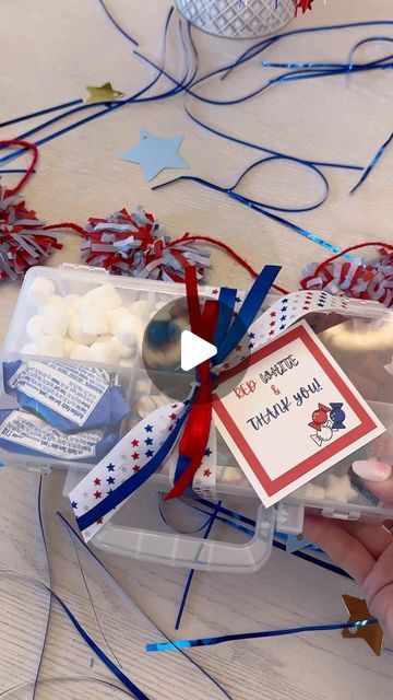 Felicia Pettit | CREATING PARTIES & GIFTS on Instagram: "🎉 Celebrate in style with this festive thank you Snackle Box! 🇺🇸 Filled with an array of red, white, and blue sweet treats, it’s the perfect way to show your gratitude this season❤️🤍💙

Ready to share some love and sweetness? Comment “snackle” below, for a printable to create your own patriotic Snackle Box! 🥳❤️🤍💙

#thankyou #festivetreats #SnackleBox #redwhiteandblue #partygift #fourthofjuly #memorialday #diygifts #diygiftideas #amsr #amsrsounds" Veterans Day Goodie Bags, Blue Snacks, Snackle Box, Veterans Day Gifts, All Star Cheer, Festive Treats, Patriotic Gifts, Veterans Day, Food Gifts