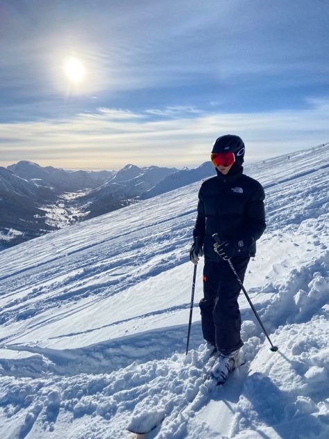 Ski Steeze, Ski Girl Aesthetic, Oakley Ski, Travel Mountains, Snowboarding Trip, Ski Racing, Ski Girl, Ski Outfit, Alcohol Aesthetic