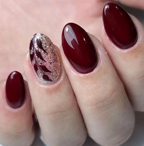 December Nail Ideas Gel Short, Ruby Red Nails Designs, Red Gold Nail Art, Burgundy And Silver Nail Designs, Garnet Red Nails, Funky Red Nails, Dark Red Sparkle Nails, Wedding Nails Burgundy, Red French Tip Nails Square