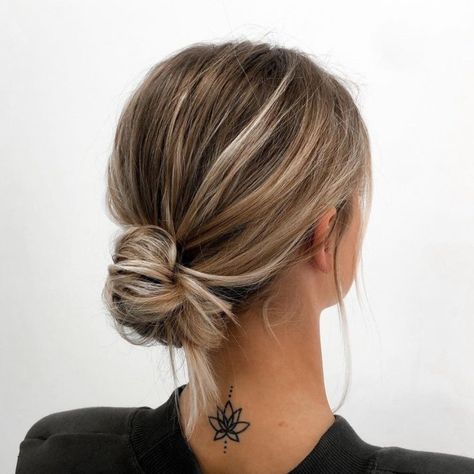 Loose Low Bun Short Hair, Low Wispy Bun Wedding, Hair Up Low Bun, Undone Bun Wedding, Low Bun Blonde Hair, Low Bun With Pieces Out, Low Lose Bun, Casual Up Dos For Short Hair, Low Casual Bun