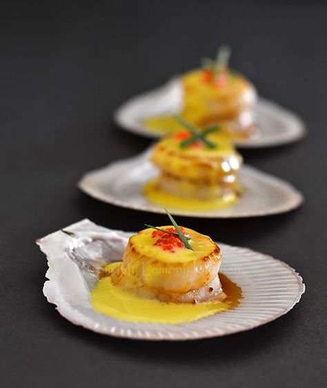 Scallop Appetizer, Elegant Meals, Saffron Cream, Seafood Scallops, Ocean Food, Gourmet Food Plating, Yummy Seafood, Seared Scallops, Coquille Saint Jacques