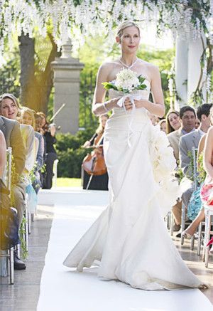 Gossip Girl Wedding, Gossip Girl Season 1, Movie Wedding Dresses, Estilo Gossip Girl, Tv Weddings, Dan Humphrey, Kelly Rutherford, Nate Archibald, Celebrity Bride