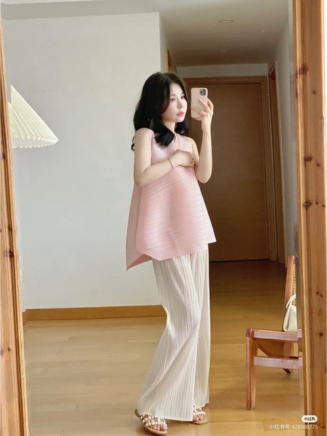 Japanese Pregnant Fashion, Korean Fashion Pregnant, Prego Outfits, Maternity Fashion Dresses, Dress For Pregnant Women, Casual Maternity Outfits, Cute Maternity Dresses, Winter Maternity Outfits, Maternity Chic