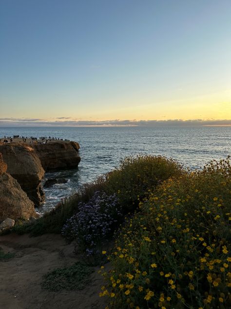 Sunset over the ocean at sunset San Diego Laguna Beach California Aesthetic, San Diego Scenery, Point Loma San Diego, San Diego Ocean Beach, Sunset Beach California, California Hills, San Diego Sunset, Oregon Coast Sunset, Sunset Cliffs San Diego