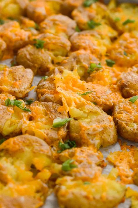 Cheesy Crispy Smashed Potatoes, How To Make Cheesy Potatoes, Smashed Loaded Baby Potatoes, Cheesy Smashed Red Potatoes, Simple Cheesy Potatoes, Crispy Cheese Potatoes, Cheesy Smashed Potatoes Baked, Baby Smashed Potatoes, Cheesy Mini Potatoes