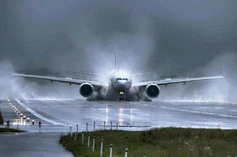 Boeing 777 on Wet runway Aviation World, Airplane Photography, Boeing Aircraft, Air Craft, Air Flight, General Aviation, Boeing 777, Aviation Photography, Jet Aircraft