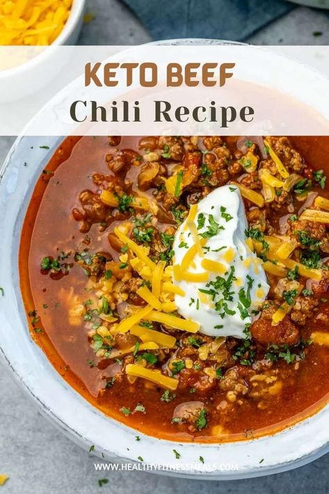 Keto Beef Chili Traditional Chili Recipe, Low Carb Chili Recipe, Keto Soup Recipes, Keto Chili, Easy Simple Recipes, Beef Chili Recipe, Low Carb Chili, Keto Lunch Recipes, Fitness Meals