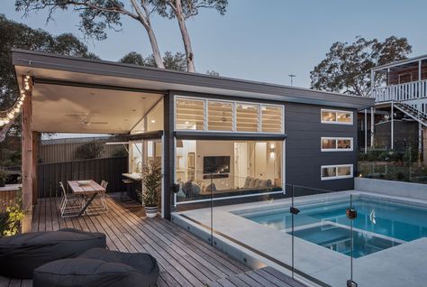 A bare backyard was transformed into a new small house with a pool for a family of four. #SmallHouse #SwimmingPool #TinyLiving House With Pool, White Tile Backsplash, Best Modern House Design, Modern Pools, Swimming Pool Designs, Design Exterior, Hotel Lobby, Pool Houses, Pool Designs