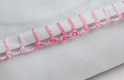 Knot-stitch edging tutorial. Diy Laine, Knot Stitch, Sewing Stitches, Crochet Borders, Heirloom Sewing, 자수 디자인, Needle Arts, Blanket Stitch, Crochet Edging