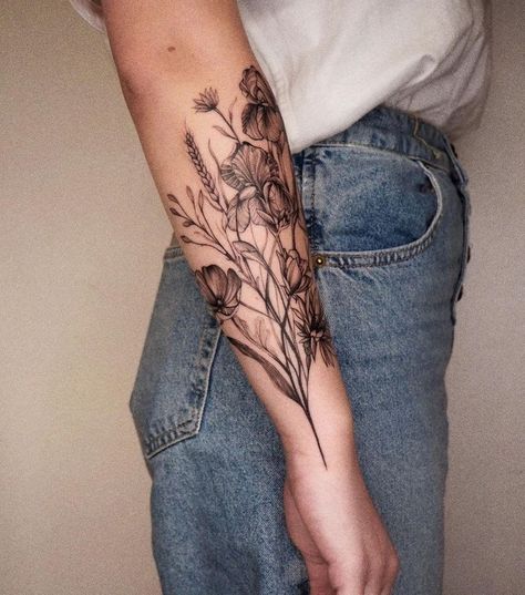 Poppy Half Sleeve Tattoo, Greenery Half Sleeve Tattoo, Unique Forearm Sleeve Tattoos, Wedding Bouquet Tattoo Sleeve, Nature Tattoo Filler Ideas, Feminine Forest Tattoo, Meadow Tattoo Sleeve, Forearm Flower Tattoo Sleeve, Poppy Sleeve Tattoo