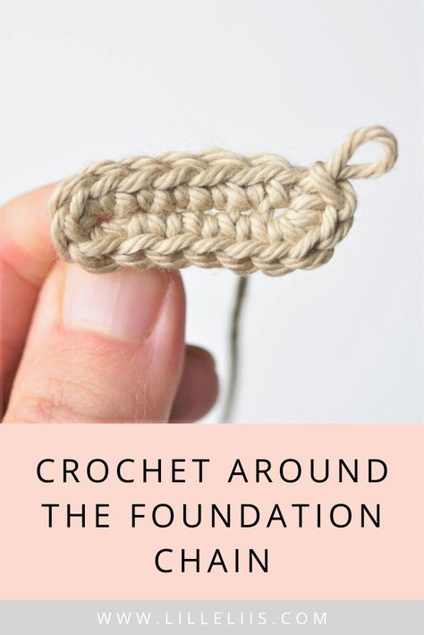 Turning Chains Crochet, Amigurumi Tips, Chain Tutorial, Crochet In The Round, Crochet Chain Stitch, Punch Needling, Beginning Crochet, Crochet Edges, Easy Crochet Hat