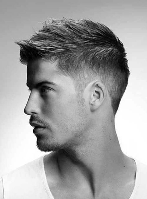 50 Low Fade Haircuts For Men - A Stylish Middle Fohawk Haircut, Mens Modern Hairstyles, Faux Hawk Hairstyles, Low Fade Haircut, Mens Fade, Men Haircut Styles, Faux Hawk, Mens Haircuts Fade, Corte De Cabelo Masculino