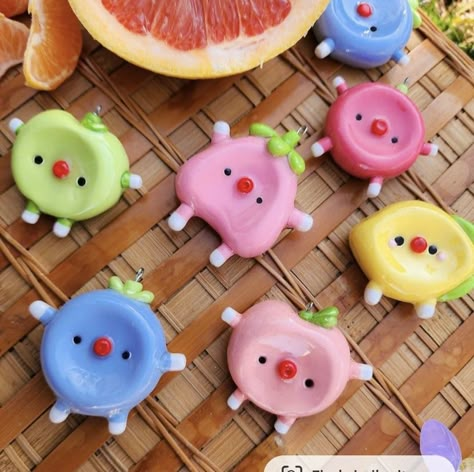 Desk Friend, Easy Clay Sculptures, Skin Picking, Pastel Cupcakes, Clay Keychain, Clay Magnets, Diy Air Dry Clay, Clay Inspo, Tanah Liat