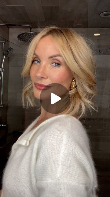 Beachy Waves Short Hair Tutorial, Airwrap Hairstyles, Dyson Airwrap Hairstyles, Beachy Waves Short Hair, Mermaid Hair Waves, 1990s Hair, New Hair Do, Dyson Airwrap, Beach Wave Hair