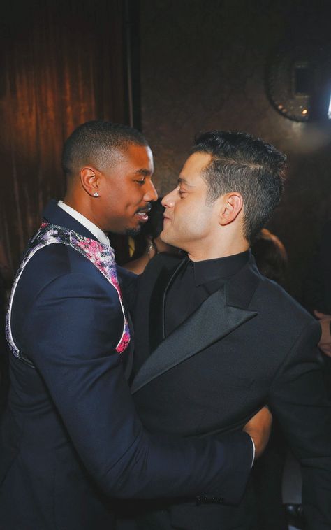 Gay Black Dudes, Michael Bakari Jordan, Rami Malek, Michael B Jordan, Gay Aesthetic, Men Kissing, Interracial Couples, Bohemian Rhapsody, Two Men