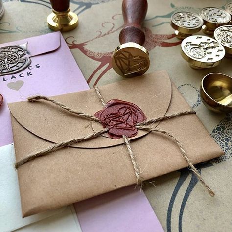 Seal Wax Packaging, Wax Stamp Letter, Wax Sealed Letters Aesthetic, Old Letters Aesthetic Vintage, Wax Stamps Aesthetic, Letter Wax Seal Aesthetic, Sealed Letter Aesthetic, Box Of Letters Aesthetic, Old Letter Ideas