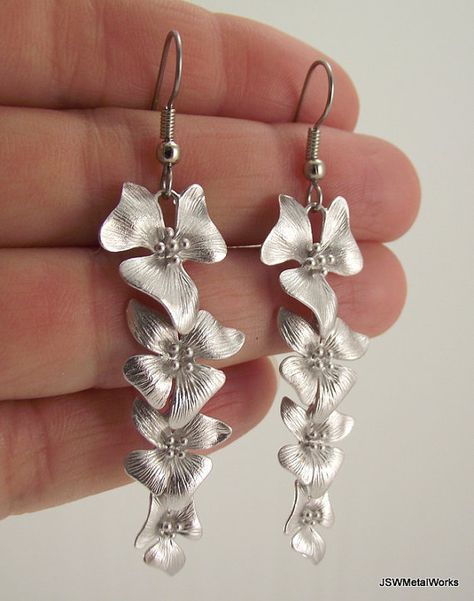 Metal Flower Earrings, Silver Flower Jewelry, Big Silver Earrings, Flower Earrings Wedding, Earrings Long Silver, Ethereal Jewelry, Silver Jewelry Diy, Long Silver Earrings, Silver Flower Earrings