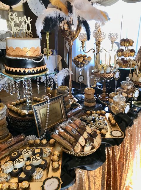 Roaring 20s Charcuterie Board, Masquerade Charcuterie Board, Great Gatsby 60th Birthday Party, Masquerade Food Table, Gatsby Food Ideas, 1920 Party Food, Great Gatsby Dessert Table, 1920 Birthday Party Ideas, 1920s Birthday Party Ideas