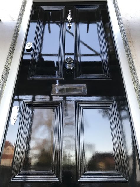 Black Gloss Victorian Door...Simply Gorgeous Gloss Black Front Door, Front Door Designs, Victorian Front Door, Terrace House Exterior, Black Exterior Doors, Victorian Front Doors, Black Front Door, Metal Front Door, Front Door Styles