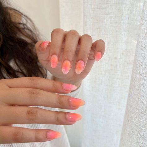 Sizzling Summer Nail Ideas for 2024 - Wonder Forest Teen Nails, Beachy Nails, Trending Nails, Airbrush Nails, Broken Nails, Simple Gel Nails, Summery Nails, Cute Summer Nails, Cute Gel Nails