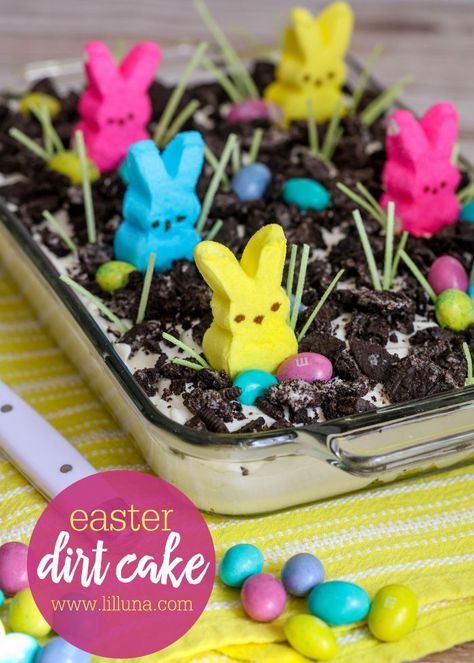 Easter Oreo Dirt Cake - a creamy and delicious Easter dessert filled with oreos, pudding, cool whip, cream cheese, and powdered sugar that everyone will love to decorate and eat! Easter Dirt Cake Recipe, Easter Oreos, Easter Dirt Cake, Oreo Dirt Cake, Peeps Recipes, Yummy Easter Desserts, Dirt Cake Recipes, Peeps Cake, Oreo Dirt