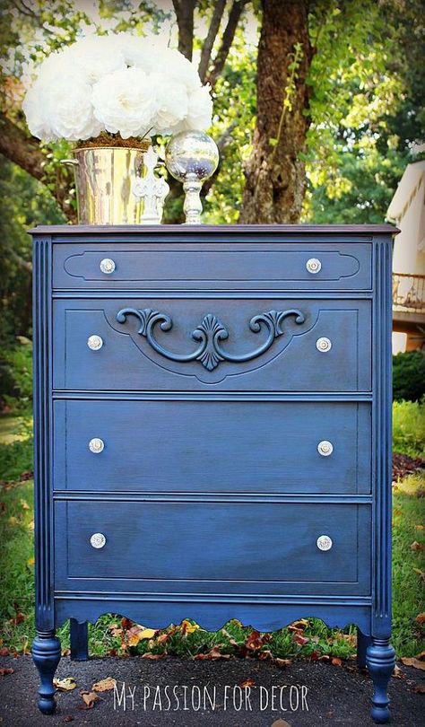 Napoleonic Blue Dresser Makeover Lullaby League, Napoleonic Blue, Furniture Colors, Homemade Things, Deco Marine, Blue Chalk Paint, Blue Dresser, Dressers Makeover, Annie Sloan Paints