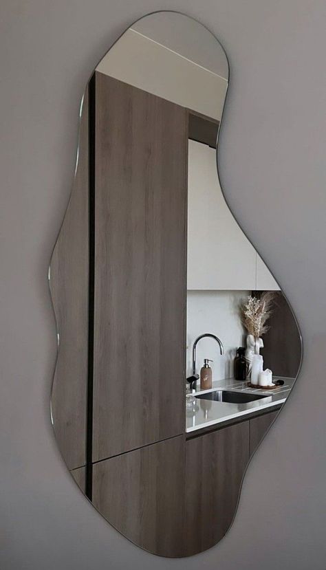 Hall Decor Ideas, Brown Accent Wall, Blob Mirrors, Funky Mirrors, Tanning Room, Mirror Decor Living Room, Wavy Mirror, Selfie Pose, Wall Decoration Ideas