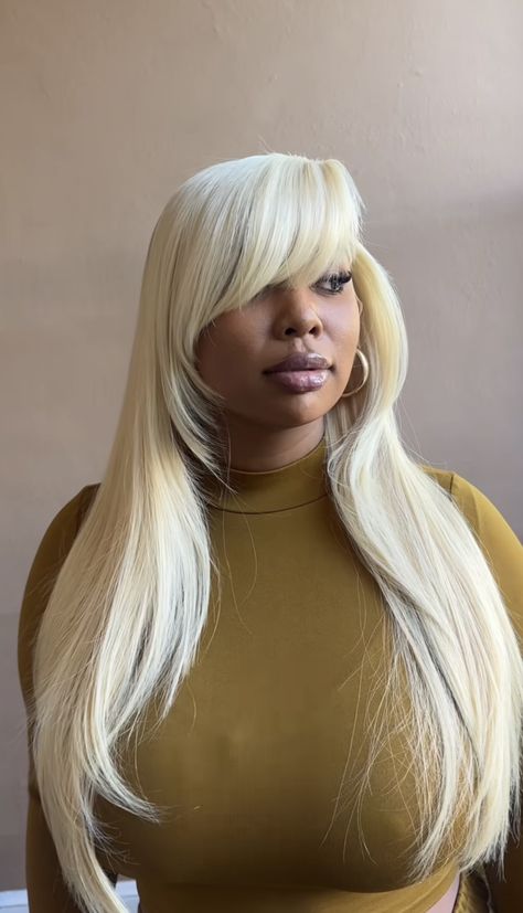 Bob Hairstyles White Women, 30in 613 Wig, Blonde Layered Wig Black Women, Blonde Closure Quick Weave, 2 Tone Color Hair, Side Part Feathered Bangs, Elegant Blonde Hairstyles, Blonde With Bangs Black Women, Honey Blonde Bangs Black Women