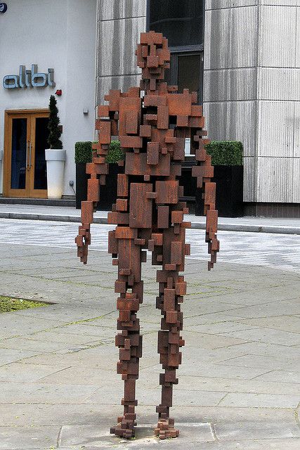 Antony Gormley Sculptures, Anthony Gormley, Human Sculpture, Antony Gormley, Sculpture Design, Sculptures Céramiques, Figure Sculpture, Metal Sculptures, Ceramic Wall Art