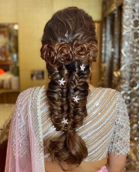 Trending Braided Hairstyles For This Wedding Season! Braid Indian Wedding, Bread Hairstyles, Hairstyle For Girl, Lehenga Hairstyles, Half Braid, Long Hair Images, Engagement Hairstyles, Hairstyles For Wedding, Braided Bun Hairstyles