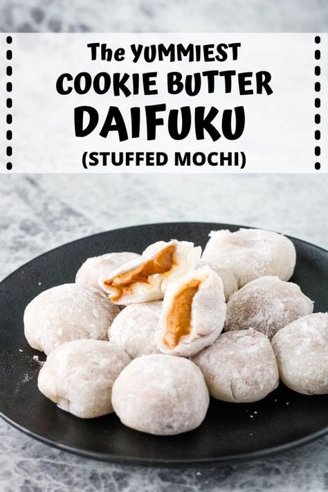 This cookie butter daifuku recipe takes the traditional Japanese daifuku  and stuffs it with a not so traditional filling. Sweet, sticky, and oh  so yummy! Daifuku Recipe, Mochi Food, Japan Recipes, Mochi Recipes, Japanese Dessert Recipes, Asian Dessert Recipes, Easy Potluck, Butter Mochi, Dessert Truffles