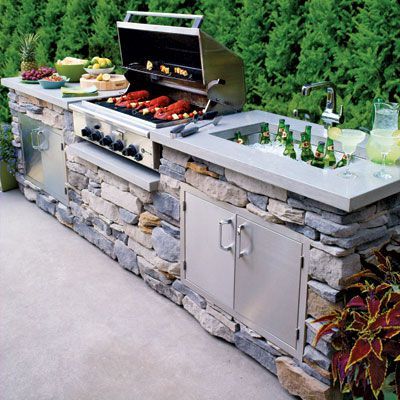 10 Smart Ideas for Outdoor Kitchens and Dining - This Old House Backyard Grilling Area, Outdoor Grill Area, Design Grill, Outdoor Barbeque, Outdoor Kitchen Bars, Grill Station, Grill Area, Outdoor Kitchen Appliances, Bbq Island