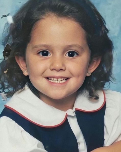 #arianagrande #baby #littleariana #wallpaper | ariana grande when she was a kid / baby / chlid picture Ariana Grande Baby, Ariana Grande Tumblr, Childhood Pictures, Ariana Grande Fans, Ariana Grande Cute, Ariana Grande Style, Ariana Grande Wallpaper, Ariana Grande Photos, Ariana Grande Pictures