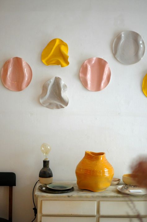 INSPIRATION: ceramic lamp at Caulino Ceramic, studio near Alfama neighbourhood - via frolic-blog.com Koti Diy, Ceramic Wall Decor, Cerámica Ideas, Keramik Design, Ceramic Wall Art, Clay Wall, Ceramics Pottery Art, Ceramics Projects, Ceramics Ideas Pottery