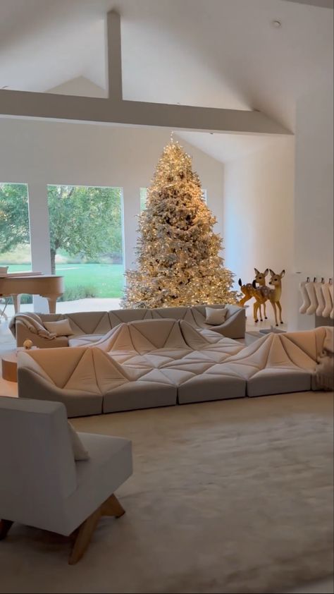 Kim K Living Room, Kim Kardashian Living Room, Kylie Jenner Bedroom, Kim K House, Kim Kardashian House, Kourtney Kardashian House, Kim Kardashian Home, Khloe Kardashian House, Kardashian Christmas