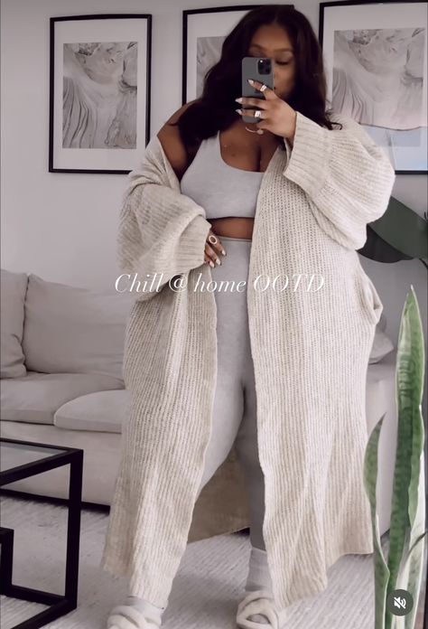 Chill At Home Outfit, Cozy Home Outfit, Venus Capricorn, Home Chill, Comfy Cute Outfits, Airport Attire, Chill At Home, Traveling Packing, Plus Size Baddies