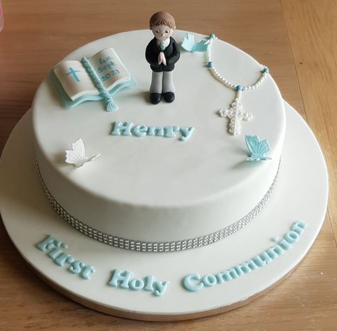 First holy communion cake with fondant boy Holy Communion Cake Boy, Boys First Communion Cakes, Holy Communion Cake, First Holy Communion Cake, Holy Communion Cakes, First Communion Cakes, Boys First Communion, Cake Boy, Cake With Fondant