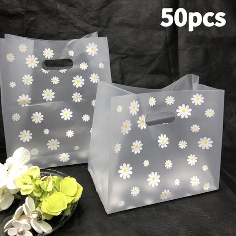 50Pcs Gift Bag Shopping Bags Gift Plastic Bags With Handle Christmas Wedding Party Bag Candy Cake Wrapping Bags Packaging bag（3/5/10/25/50Pcs） | Wish Sushi Salad, Wedding Party Gift Bags, Wedding Party Bags, Plastic Gift Bags, Takeout Food, Packing Bags, Cookie Packaging, Daisy Pattern, Valentines Day Party