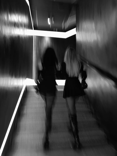 Blonde and brunette, duo, bff, club aesthetic, femme fatale Blonde And Brunette Duo Faceless, Brown Hair And Black Hair Duo, Two Brunette Best Friends Aesthetic, Brunette And Blonde Duo Aesthetic, Brunette And Brunette Duo, Dark Friends Aesthetic, Best Friends Aesthetic Dark, Blonde And Brunette Girlfriends, Blonde And Brown Duo