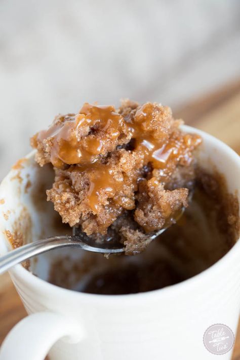 Celebrate apple season with this salted caramel apple spice mug cake! Less than 5 minutes gets you a single serving cake to satisfy that sweet tooth! Caramel Apple Snacks, Spice Mug Cake, Dessert In A Mug, Single Serve Cake, Caramel Apple Spice, Mug Desserts, Mug Cake Recipes, Mug Food, Mug Meals