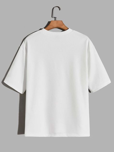 White Tishert, Plain T-shirts, Man Tshirt Style, T Shirt Photography Ideas, Graphic T Shirts Aesthetic, Thrift Business, Mens Oversized Fashion, Cloth Mockup, T Shirt Design Ideas Creative