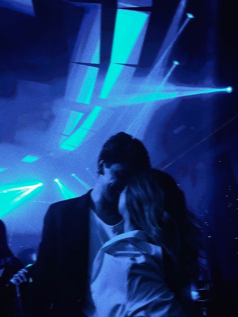 Couple Partying Aesthetic, Couple At Club Aesthetic, Night Club Couple Aesthetic, Romantic Blue Aesthetic, Couple In Club Aesthetic, Club Dancing Couple, Couple Dancing Aesthetic Party, Party Night Club Aesthetic Couple, Couple In Club Night