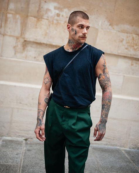 Getting in the mood!!! Paris Spring 22 Street style. Pics by the talented @kukukuba for @wwd” • 24 de Jun, 2021 às 5:13 UT Milan Fashion Week Men, Party Outfit Men, Festival Outfits Men, Paris Fashion Week Men, Men Street Fashion, Street Style Outfits Men, Mens Fashion Week, Street Style Trends, Style Upgrade