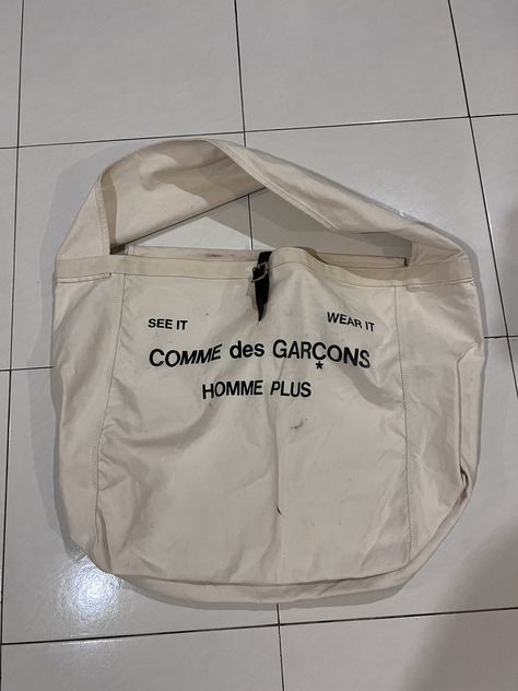 Comme Des Garcons Graphic Design, Comme Des Garcons Bag, Vintage Comme Des Garcons Ads, Comme Des Garcons Men, Comme Des Garcons Play Tshirt, Seed Kit, Comme Des Garcons Play, Mens Accessories, How To Wear