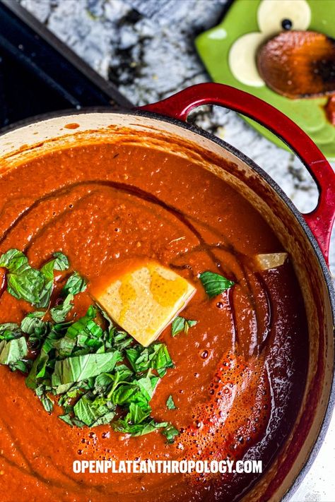 This giant pot of homemade marinara, bubbles on the stove top all day making your fall home smell insatiable. Use it for pastas, pizza sauce, bolognese, you name it. #marinara #tomatoes Plate Recipes, Marinara Sauce Homemade, Home Smell, Homemade Marinara, Juicy Tomatoes, Red Sauce, Fall Home, House Smells, Pizza Sauce