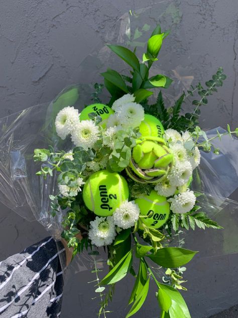 Tennis Floral Arrangement, Tennis Ball Flowers, Tennis Flower Arrangements, Tennis Ball Bouquet, Tennis Ball Decor, Senior Night Gift Ideas Tennis, Tennis Senior Night Posters, Tennis Senior Night Gifts, Wimbledon Flowers