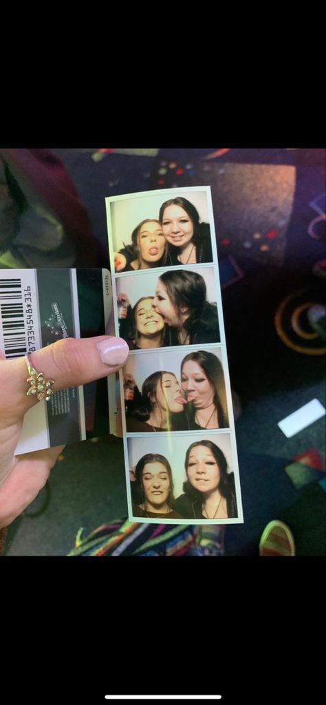 Bestie pictures| bestfriend picture ideas| photobooth| bestfriend pic| long distance bestie Long Distance Besties Pics, Long Distance Bestie, Bestie Pictures, Bestie Pics, Best Friend Pictures, Long Distance, Picture Ideas, Photo Booth, Best Friends