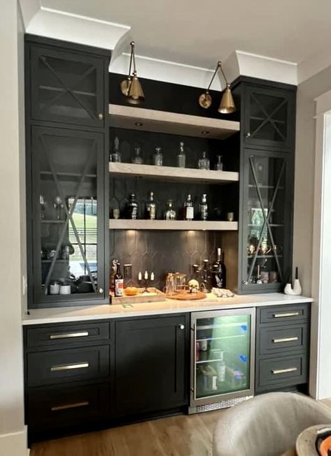 Modern Wet Bar Ideas Kitchen, Dry Bar Room Ideas, Inbuilt Bar Cabinet, Black Wet Bar Cabinets, Dark Home Bar Ideas, Black Bar Ideas For Home, Dining Room Dry Bar Ideas, Home Bar Built In, Bar Wall Cabinet Ideas