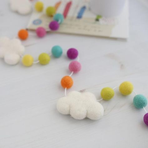 Lemonade Decor, Neutral Nursery Decor, Needle Felting Diy, Sustainable Christmas, Nursery Decor Neutral, Fairy Gifts, Felt Ball Garland, Pom Pom Garland, Felt Garland